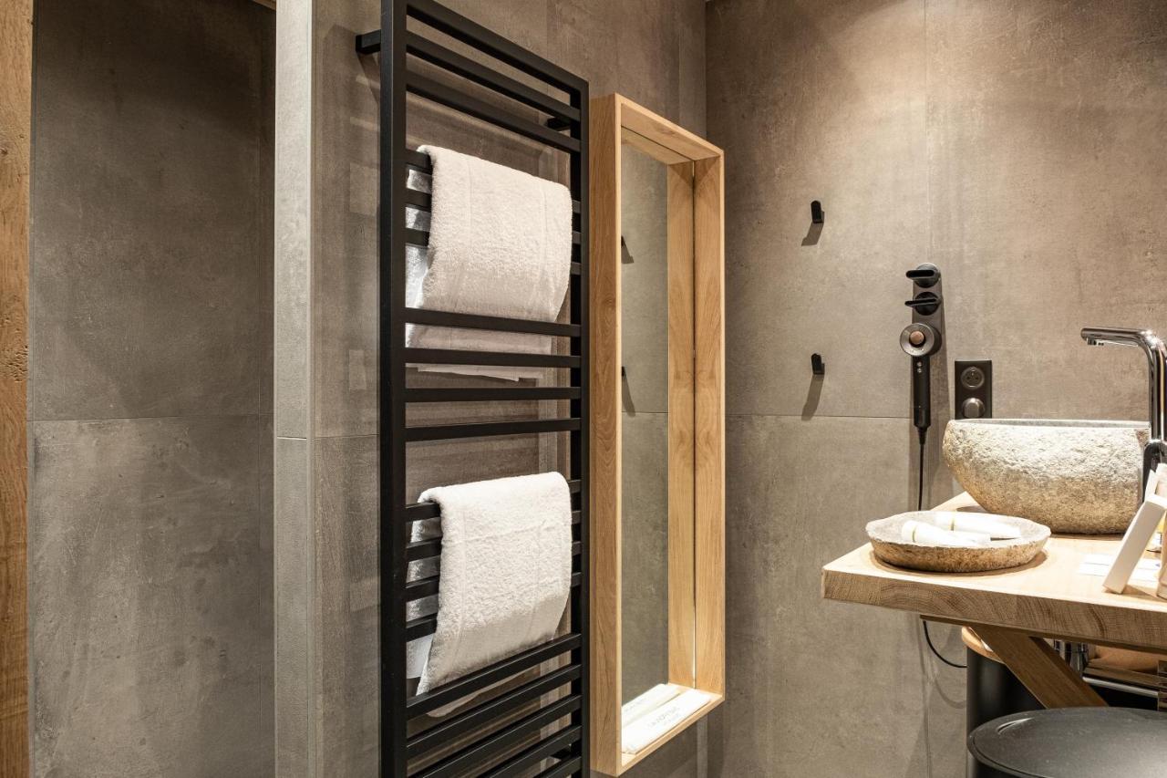 Le Studio Des Pres Verts Suite Design Avec Jacuzzi Privatif Jouey Exterior photo